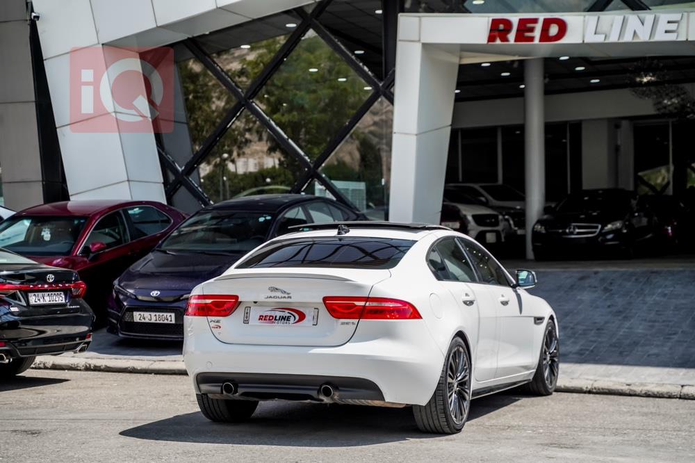Jaguar XE